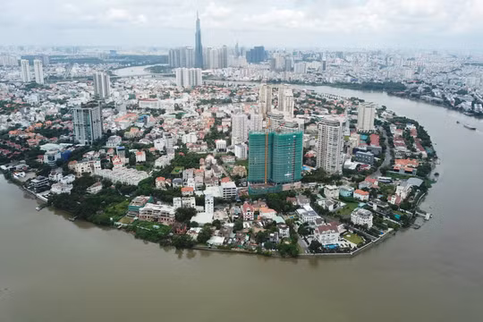 Cần đường băng mới để TP.HCM cất cánh