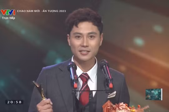 Thanh Sơn giành giải thưởng Nam diễn viên ấn tượng tại VTV Awards 2022