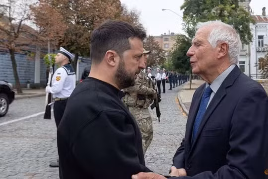 Liên minh châu Âu hứa tăng cường viện trợ quân sự cho Ukraine