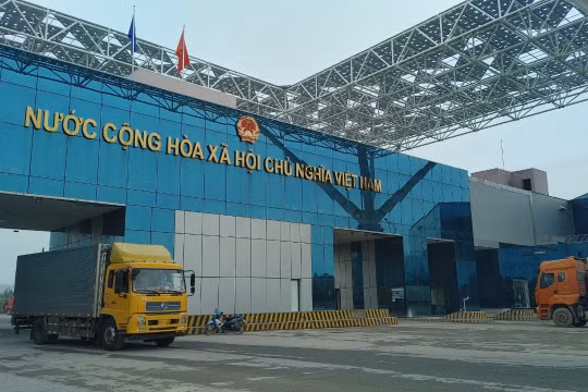 Cửa khẩu Móng Cái chính thức là cửa khẩu nhập khẩu lương thực vào Trung Quốc