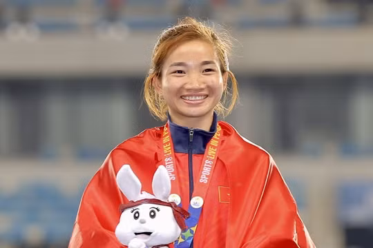 Giành 4 Huy chương Vàng tại SEA Games 32, Nguyễn Thị Oanh nhận được bao tiền thưởng?