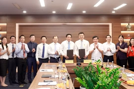 Báo điện tử Đảng Cộng sản Việt Nam và Truyền hình Quốc hội ký kết thỏa thuận hợp tác