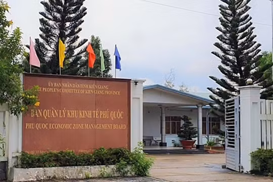 Đề nghị xem xét kỷ luật ông Nguyễn Thanh Tùng, Trưởng Ban quản lý Khu kinh tế Phú Quốc