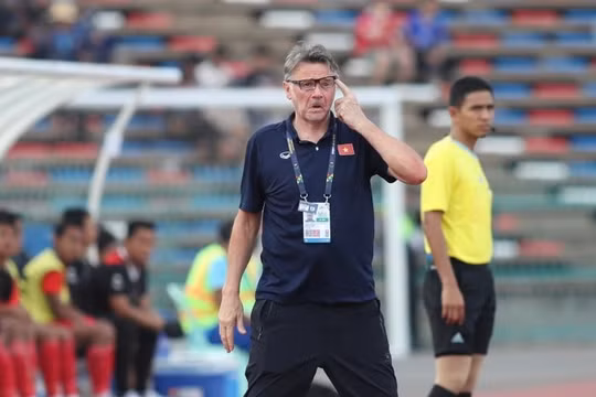 Huấn luyện viên Troussier: "U22 Việt Nam chơi tốt, thua do non kinh nghiệm"