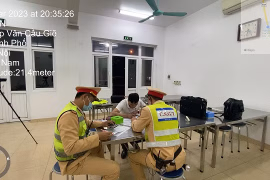 Phạt 37,5 triệu đồng tài xế sử dụng ma túy, lái ô tô hết hạn đăng kiểm đi trên cao tốc