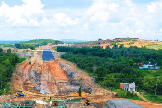 Sớm hoàn chỉnh tuyến cao tốc Tuyên Quang - Hà Giang