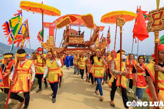 Phú Thọ: Khai hội tưởng nhớ công đức của Đức thánh Tản Viên