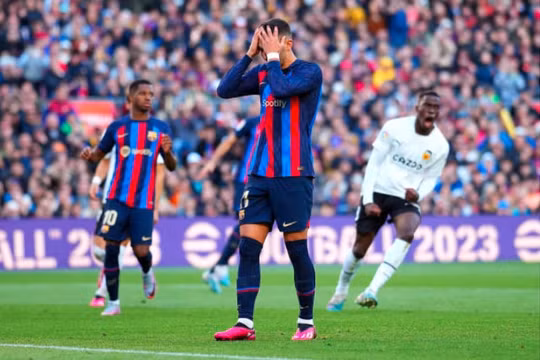 Barca thắng nhọc Valencia tại La Liga