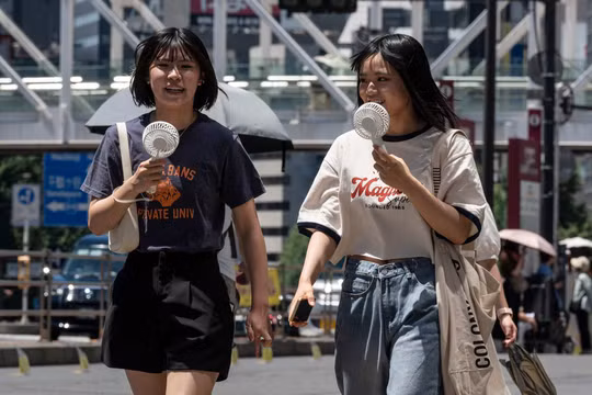 Không chấp nhận văn hóa công sở lỗi thời, giới trẻ Nhật Bản ra nước ngoài tìm việc