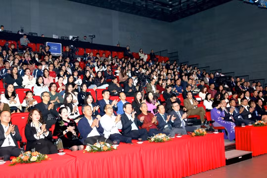 Gala Báo chí-Lễ trao giải ảnh “Khoảnh khắc báo chí 2022”: Sự cộng hưởng đặc sắc giữa văn hoá nghệ thuật và báo chí