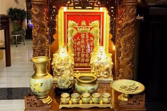 Phong thủy đặt bàn thờ thần tài đúng hướng tài lộc