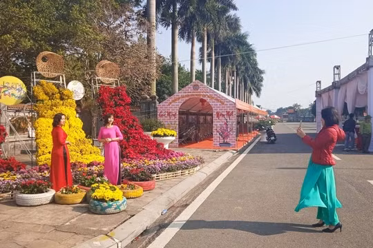 Độc đáo Lễ hội Đền Hai Bà Trưng