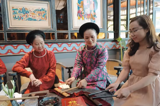 Giáo phường Ca trù Hải Phòng: 30 năm bền bỉ khơi lên mạch nước ngầm!