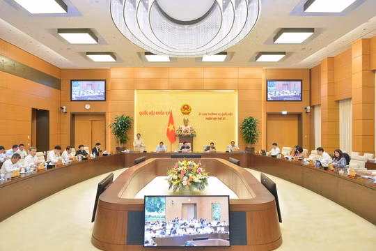 Nền kinh tế "khát" vốn nhưng khó "hấp thụ" vốn