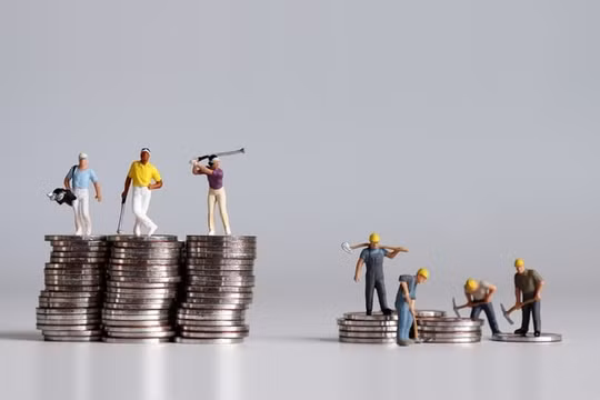 Khoảng cách giàu nghèo ở Anh ngày càng rõ rệt?