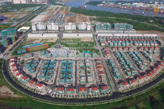 Giá cho thuê mặt bằng tại Thủ Thiêm vẫn tăng trưởng, ngược dòng với sự suy giảm của thị trường