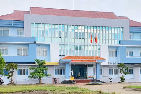Bạc Liêu: Kỷ luật Phó Chủ tịch UBND xã phân công người không có chuyên môn nhận vaccine