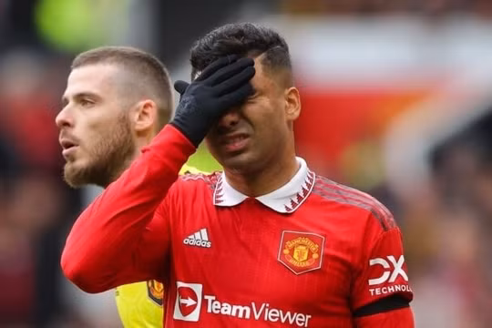 Số thẻ đỏ mà Casemiro phải nhận tương đương với 9 năm chơi ở Real Madrid