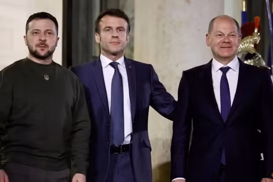 Tổng thống Ukraine đề nghị Pháp, Đức cung cấp vũ khí hạng nặng và máy bay chiến đấu