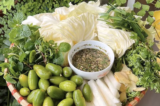Nhót xanh chấm chẩm chéo gây sốt trở lại khiến hội chị em “phát cuồng”