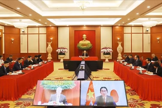 Tổng Bí thư Nguyễn Phú Trọng hội đàm trực tuyến cấp cao với Chủ tịch Đảng Dân chủ Tự do, Thủ tướng Nhật Bản