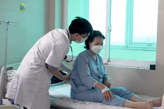Thời tiết nồm, ẩm bệnh hô hấp gia tăng ở người già và trẻ em