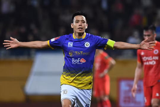 Văn Quyết lập cú đúp, Hà Nội FC vượt qua Công An Hà Nội