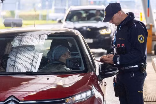 Slovenia tăng cường kiểm soát biên giới do 'lo ngại khủng bố'