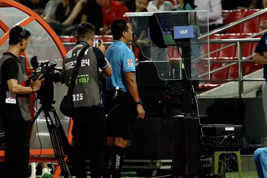 Trưởng Ban tổ chức V-League lên tiếng sau tình huống VAR gây tranh cãi