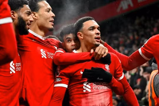 Ghi bàn phút cuối, Liverpool thắng kịch tính trước Fulham