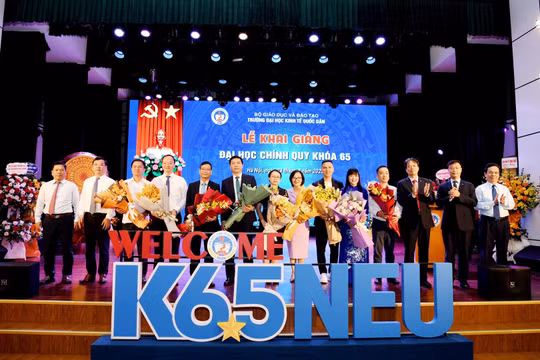 Bảo Việt dành hơn 8 tỷ đồng cho Quỹ học bổng “Bảo Việt - Niềm tin thắp sáng tương lai”