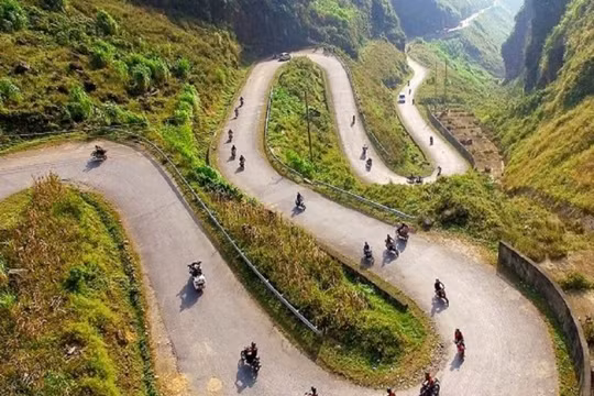 Hà Giang khai thác tiềm năng du lịch mạo hiểm