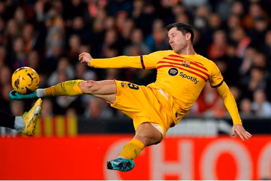 Hòa đáng tiếc với Valencia, Barca vẫn vào top 4 La Liga 2023/24