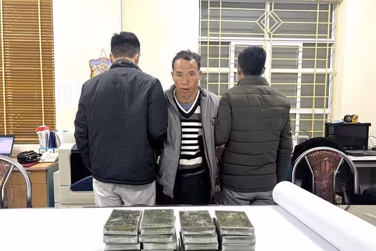 Bắt đối tượng vận chuyển 20 bánh heroin từ Lào về Việt Nam tiêu thụ