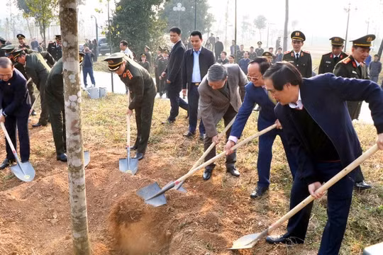 Đại tướng Tô Lâm phát động “Tết trồng cây năm 2023 - Vì một Việt Nam xanh” tại Phú Thọ