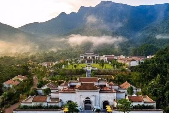 Quảng Ninh: Phát triển du lịch trên nền tảng các di sản văn hóa