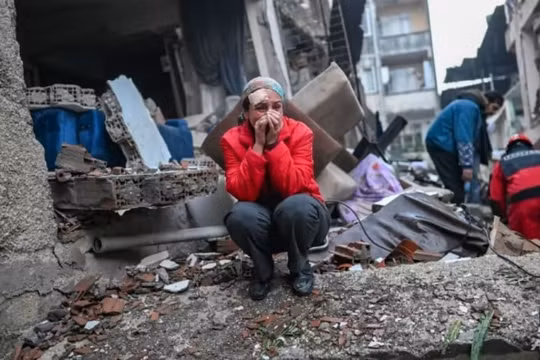 Động đất ở Thổ Nhĩ Kỳ và Syria: Hơn 7.800 người đã thiệt mạng, nỗi đau khổ không thể kể xiết
