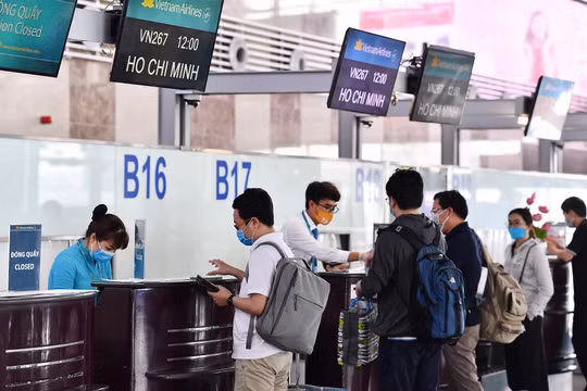 Vận tải hàng không tăng gần 4 lần so với năm 2021