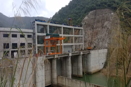 Xử phạt hành chính chủ doanh nghiệp thủy điện Nậm Lúc (Lào Cai) 350 triệu đồng do sai phạm