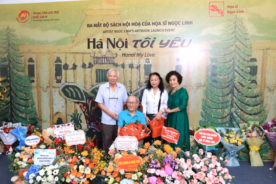 Họa sĩ Ngọc Linh ra mắt sách "Hà Nội Tôi yêu" nhân dịp sinh nhật tuổi 93