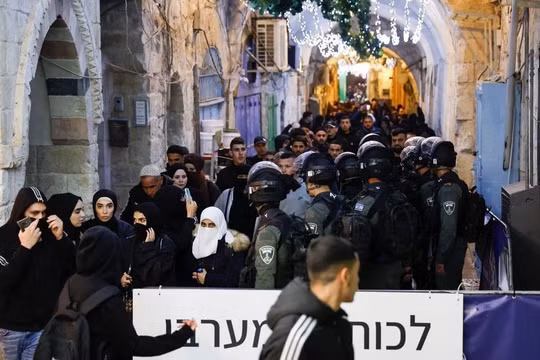 Bạo lực bùng phát ở Jerusalem trong tháng lễ Ramadan