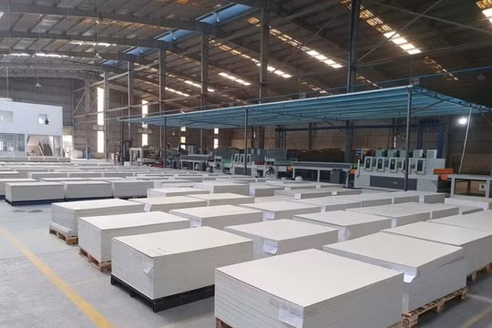Nhựa Pha Lê (PLP) bị phạt và truy thu thuế gần 1,8 tỷ đồng