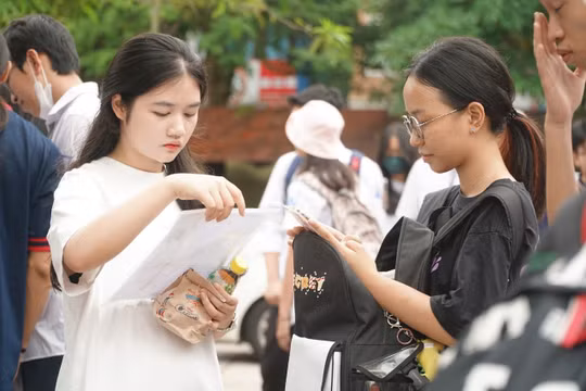 Đáp án đề thi tốt nghiệp THPT 2023 môn Toán mã đề 121 (tham khảo)