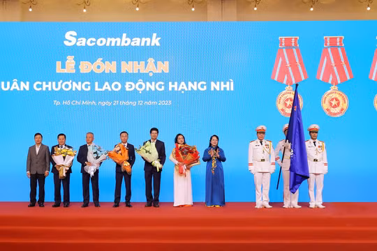 Sacombank đón tuổi 32 với loạt thành quả ấn tượng