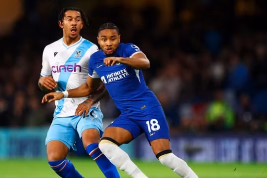 Noni Madueke ghi bàn phút 89, Chelsea thắng kịch tính Crystal Palace