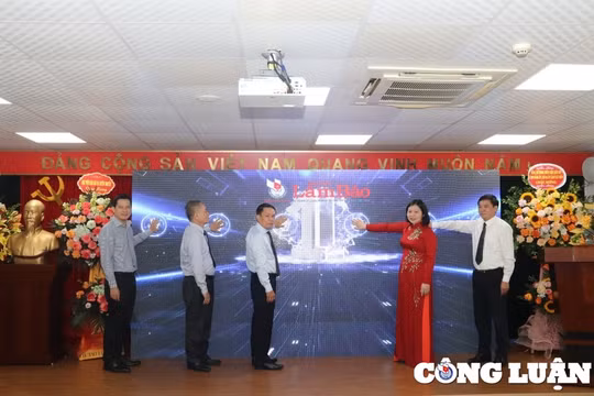 Tạp chí Người Làm Báo ra mắt giao diện điện tử phiên bản mới
