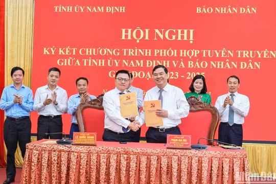 Báo Nhân Dân và Tỉnh ủy Nam Định tăng cường hợp tác, nâng cao hiệu quả phối hợp tuyên truyền