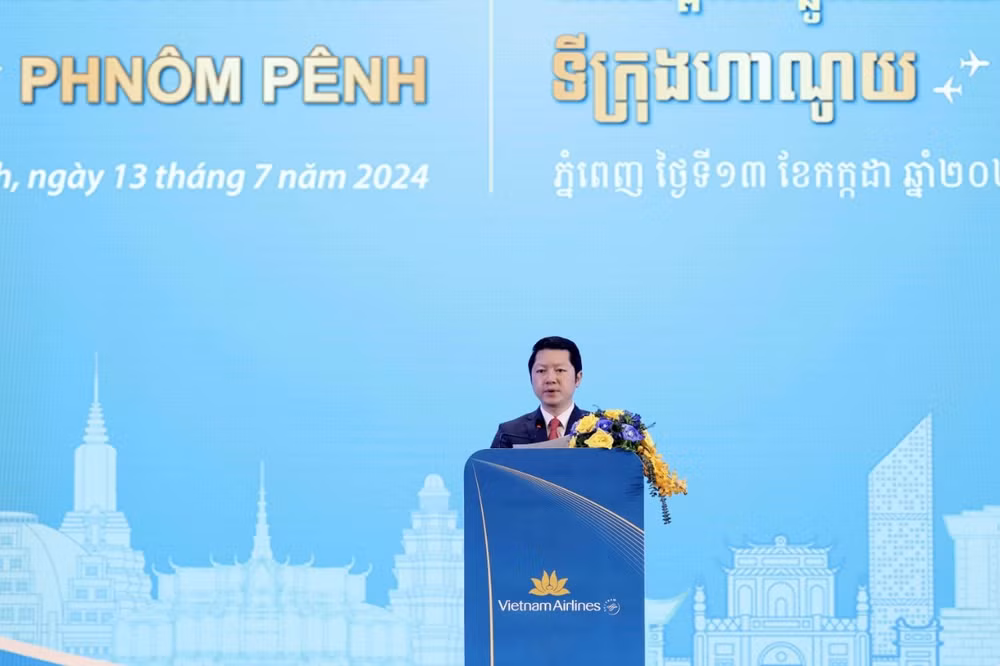 vietnam airlines mo duong bay thang ha noi phnom penh hinh 2