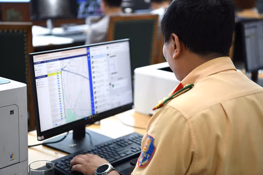 Cảnh sát giao thông rà soát xe kinh doanh vận tải, phát hiện hơn 4.000 tài xế có dấu hiệu vi phạm