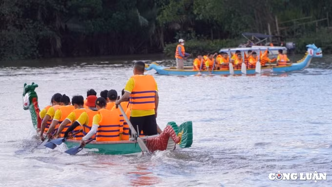 hang tram nguoi dan tp hcm tham gia giai dua thuyen truyen thong nam 2022 hinh 8